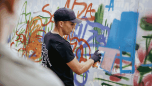 Richard Koch "Sober" beim sprayen