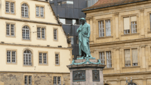 Schiller Denkmal am Schillerplatz in Stuttgart