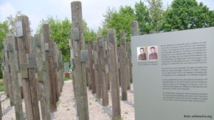 Stelen im KZ Hessental