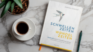 Cover des Buches Schwellenzeiten Wandelzeiten Kraftvoll durch Lebenskrisen gehen - Ein Ratgeber für Vertrauen, Mut und Zuversicht. Auf dem Cover ist eine Schwalbe zu sehen.